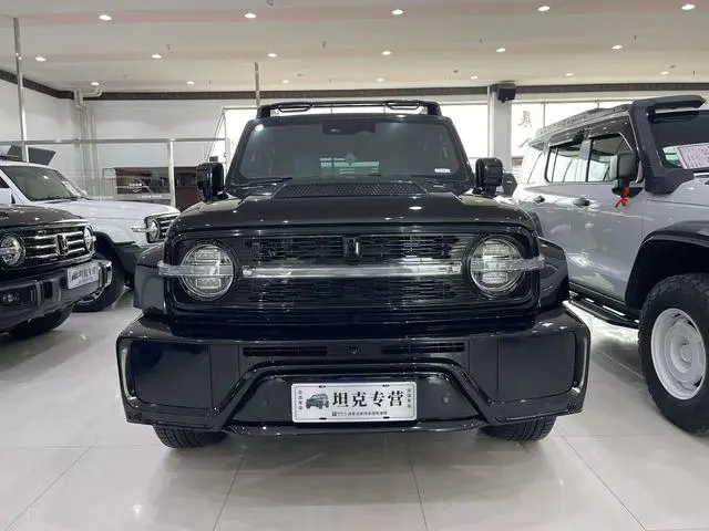 Tank Cyber Tank 300 2.0T Cyber Knight