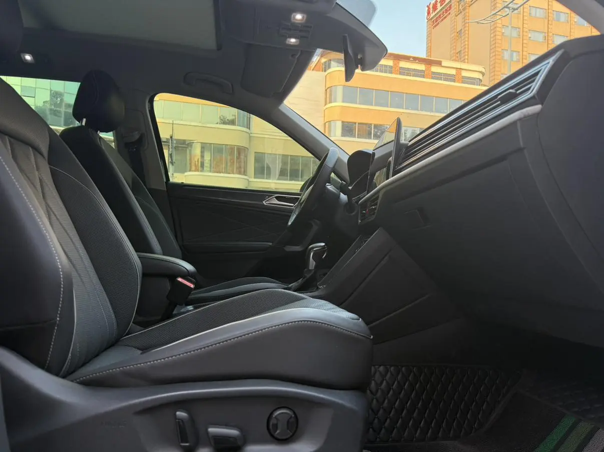 Volkswagen Tiguan L 330TSI automatic two-wheel drive R-Line Premium edition
