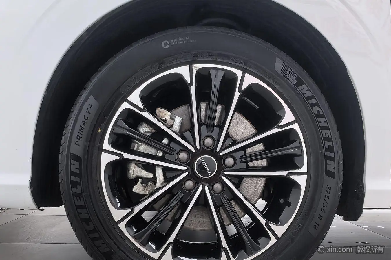 Roewe Roewe iMAX8 400TGI Reunion Edition