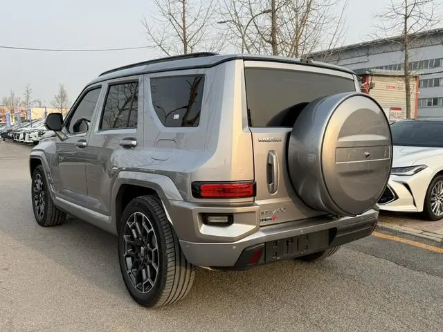 Tank Tank 700 Hi4-T Extreme Edition