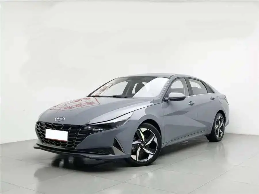 Hyundai Elantra 1.5L CVT LUX Premium Edition