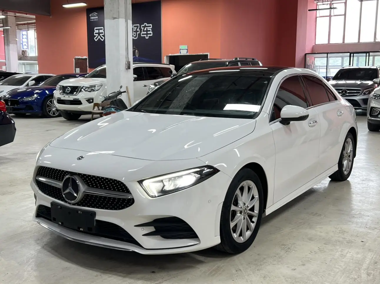 Mercedes-Benz Mercedes-Benz A-class A 200 L sports sedan