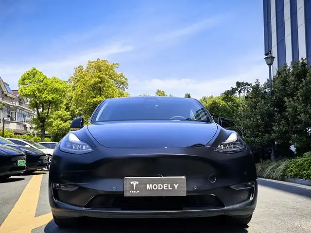 Tesla Model Y Standard battery life, rear-wheel drive version