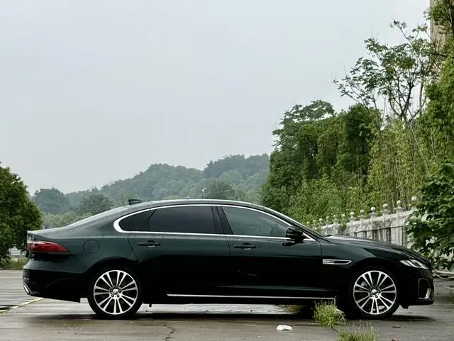 Jaguar Jaguar XFL 2.0T P250 two-wheel drive Exclusive Deluxe Edition