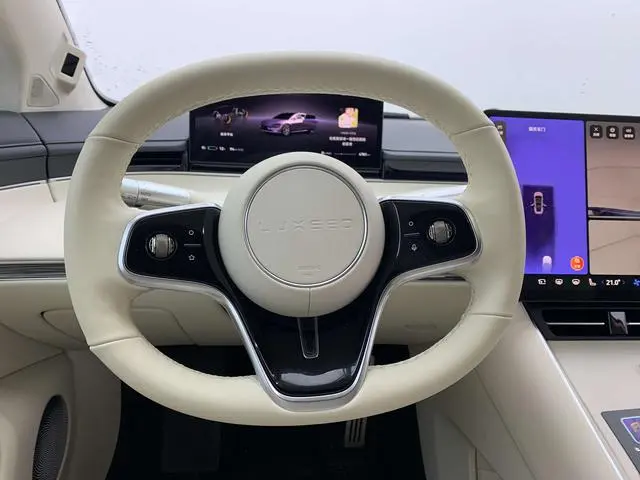 LUXEED Wisdom World S7 Ultra four-wheel drive sports edition