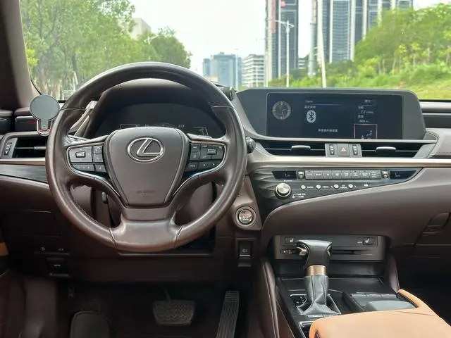Lexus Lexus ES 200 Excellent Edition
