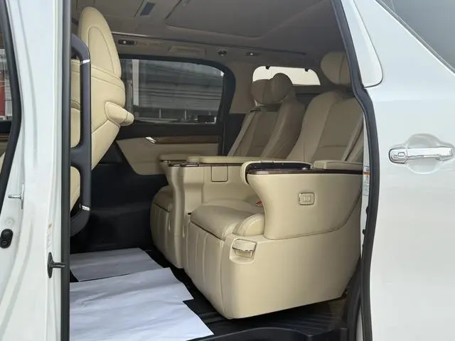 TOYOTA Elfa 3.5L Premium Edition