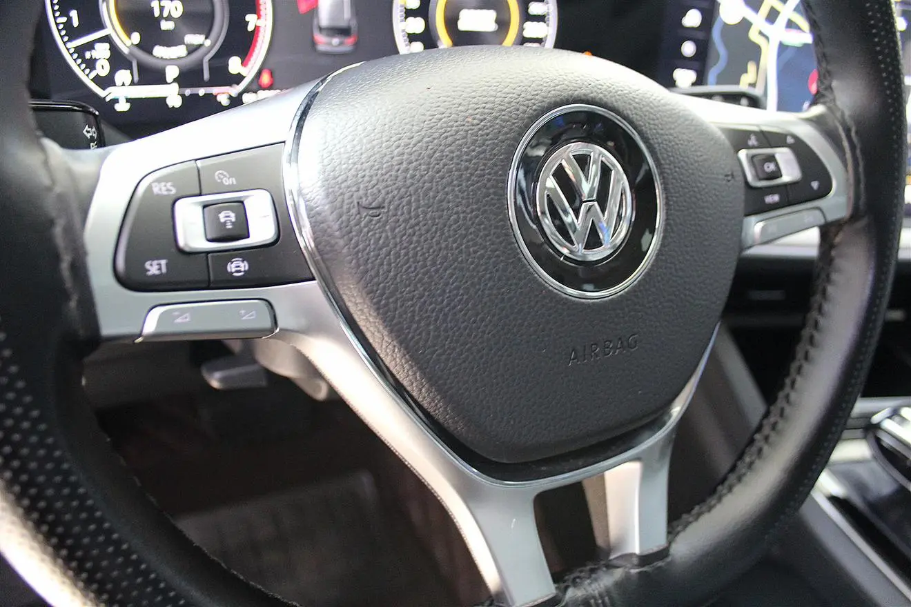 Volkswagen Touareg 3.0 TSI Sharp Front Version Country VI