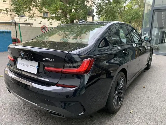 BMW BMW 3 Series 330i M Sports Yao Ye Suit