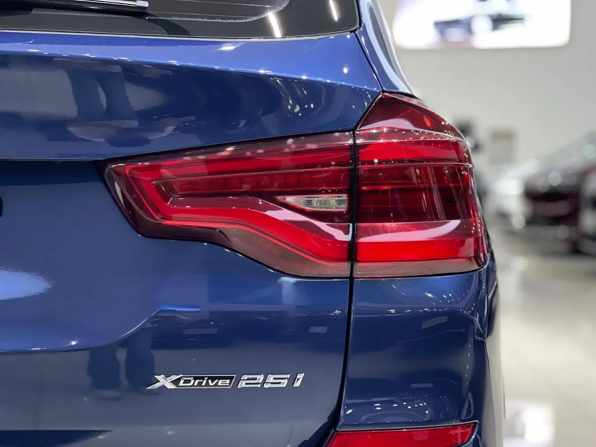 BMW BMW X3 xDrive25i M sports suit