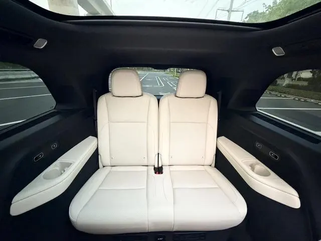 Li Auto Ideal L9 Max version