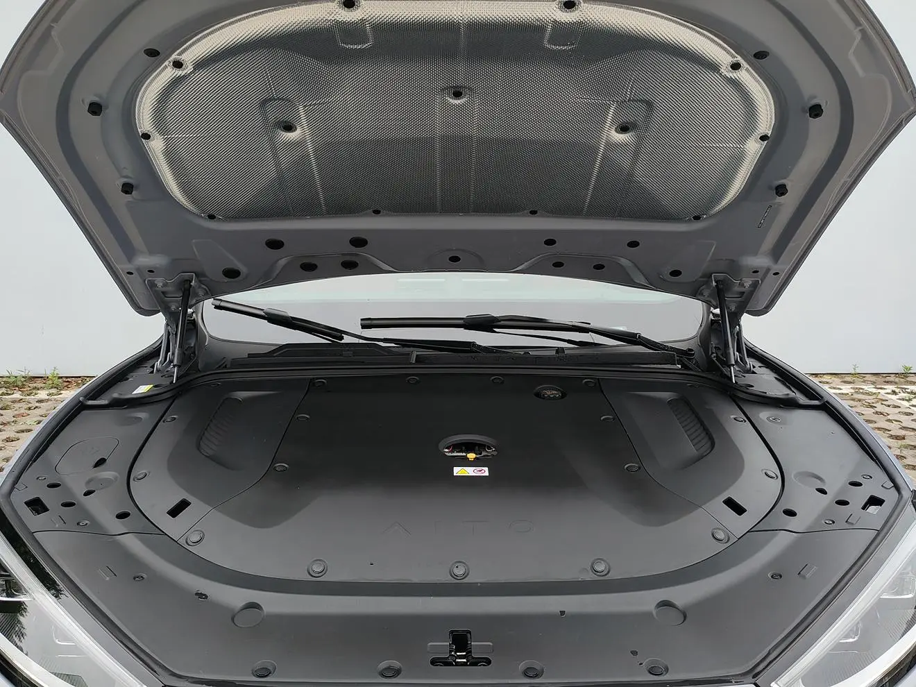 AITO Ask the world M5 Extended range Max RS four-wheel drive high-end smart driving version
