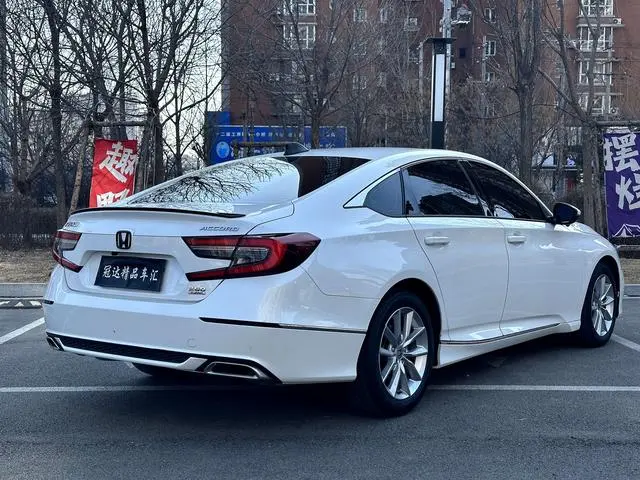 Honda Accord 260TURBO Deluxe Edition
