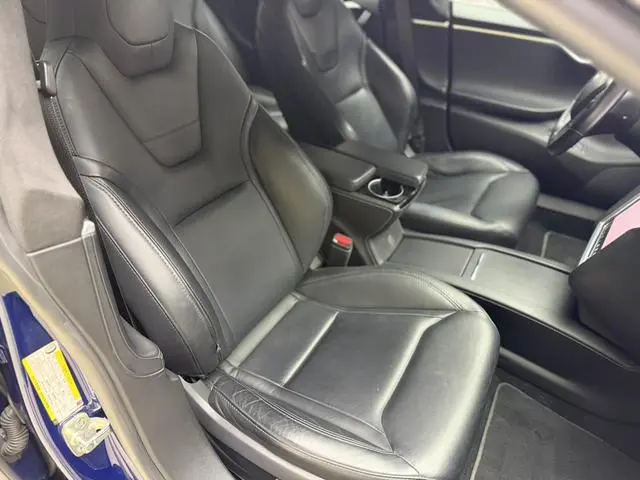 Tesla Model S 75D Standard battery life version