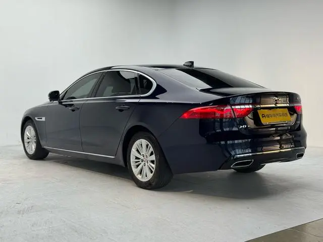 Jaguar Jaguar XFL 2.0T P200 two-wheel drive Fenghua version