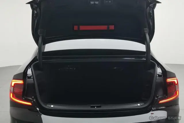 Volvo Volvo S90 PHEV T8 four-wheel drive long battery life Zhiya Deluxe Edition