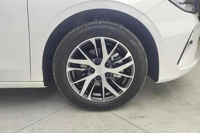 Geely Emgrand 4 million commemorative 1.5L CVT transcendent type