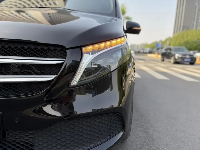 Mercedes-Benz Mercedes-Benz V-class V 260 Pilot Edition