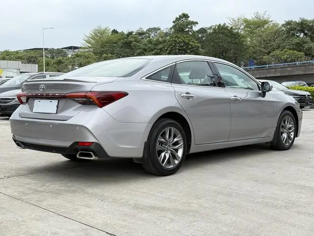 TOYOTA Asian dragon 2.5L Deluxe Edition