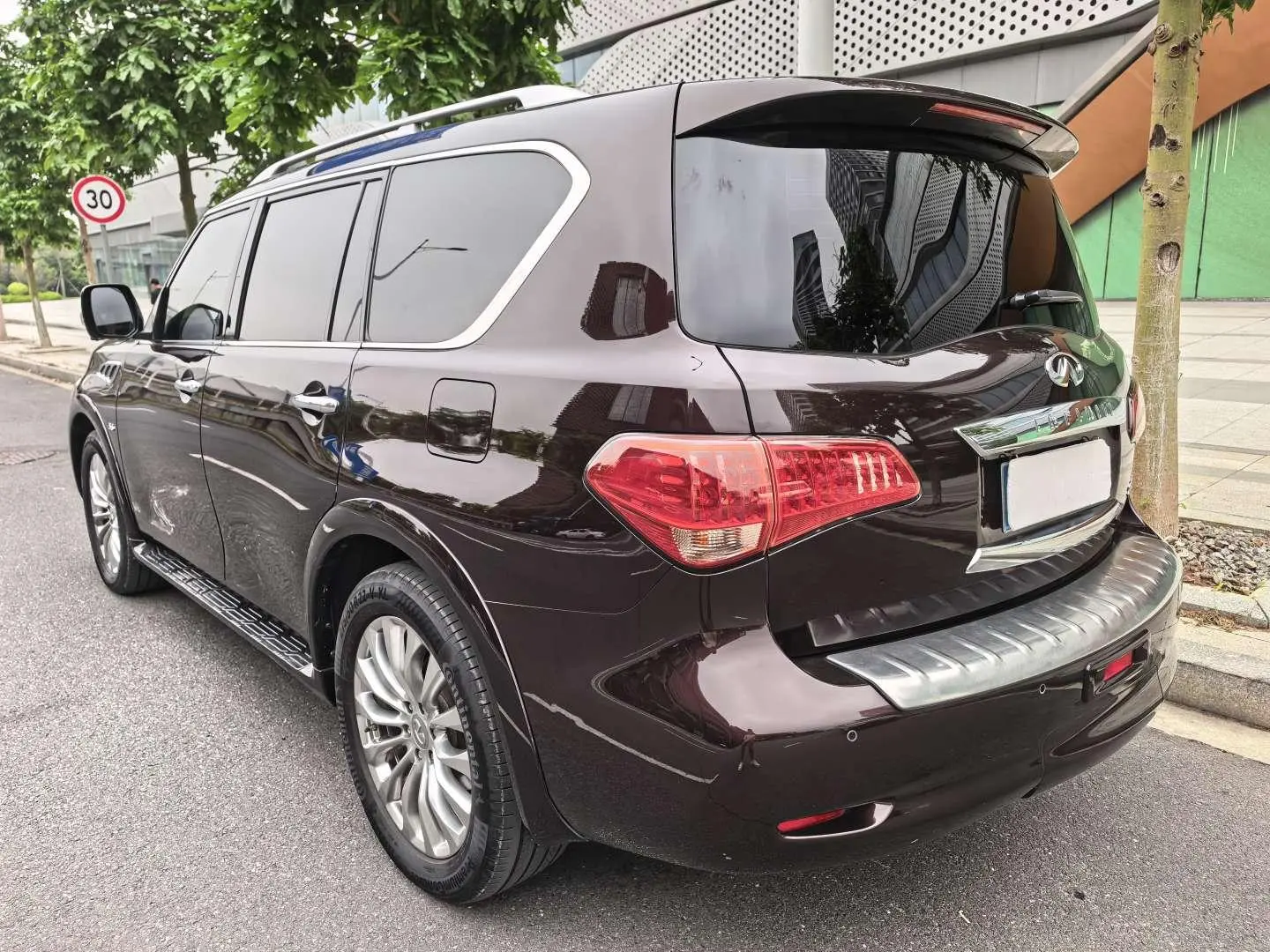 Infiniti Infiniti QX80 5.6L 4WD