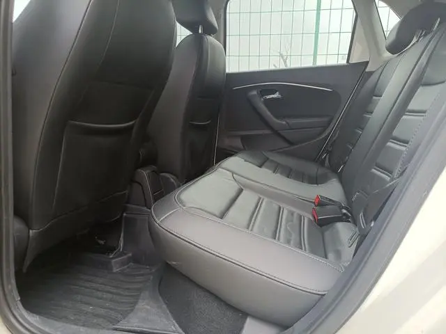 Volkswagen Polo 1.6L automatic comfort type