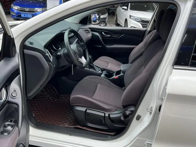 Nissan Qashqai 2.0 L XV Smart Edition