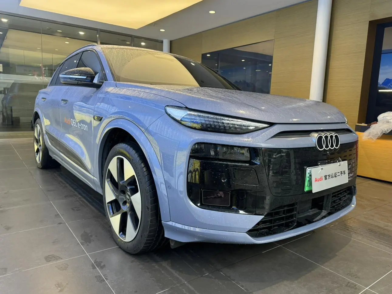Audi Audi Q6L e-tron First pilot version