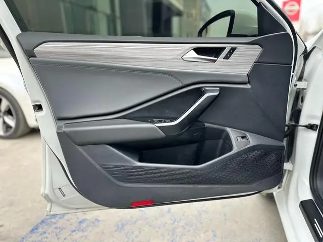 Volkswagen Sagitar 280TSI DSG Beyond Edition