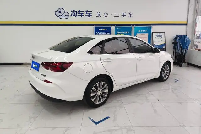 Chevrolet Cruze 320 automatic Enjoy Skylight version