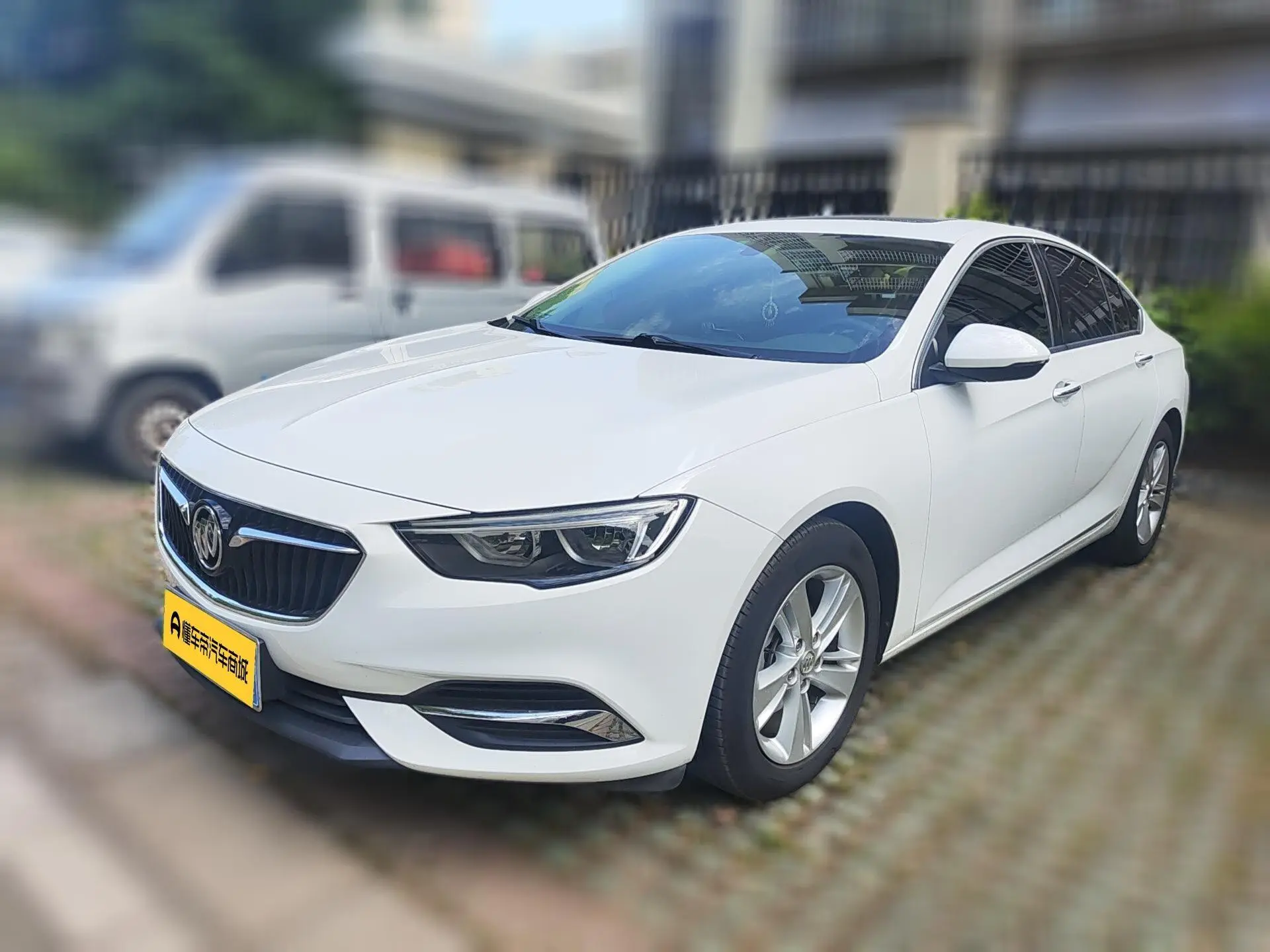 Buick Regal 20T Elite Country VI
