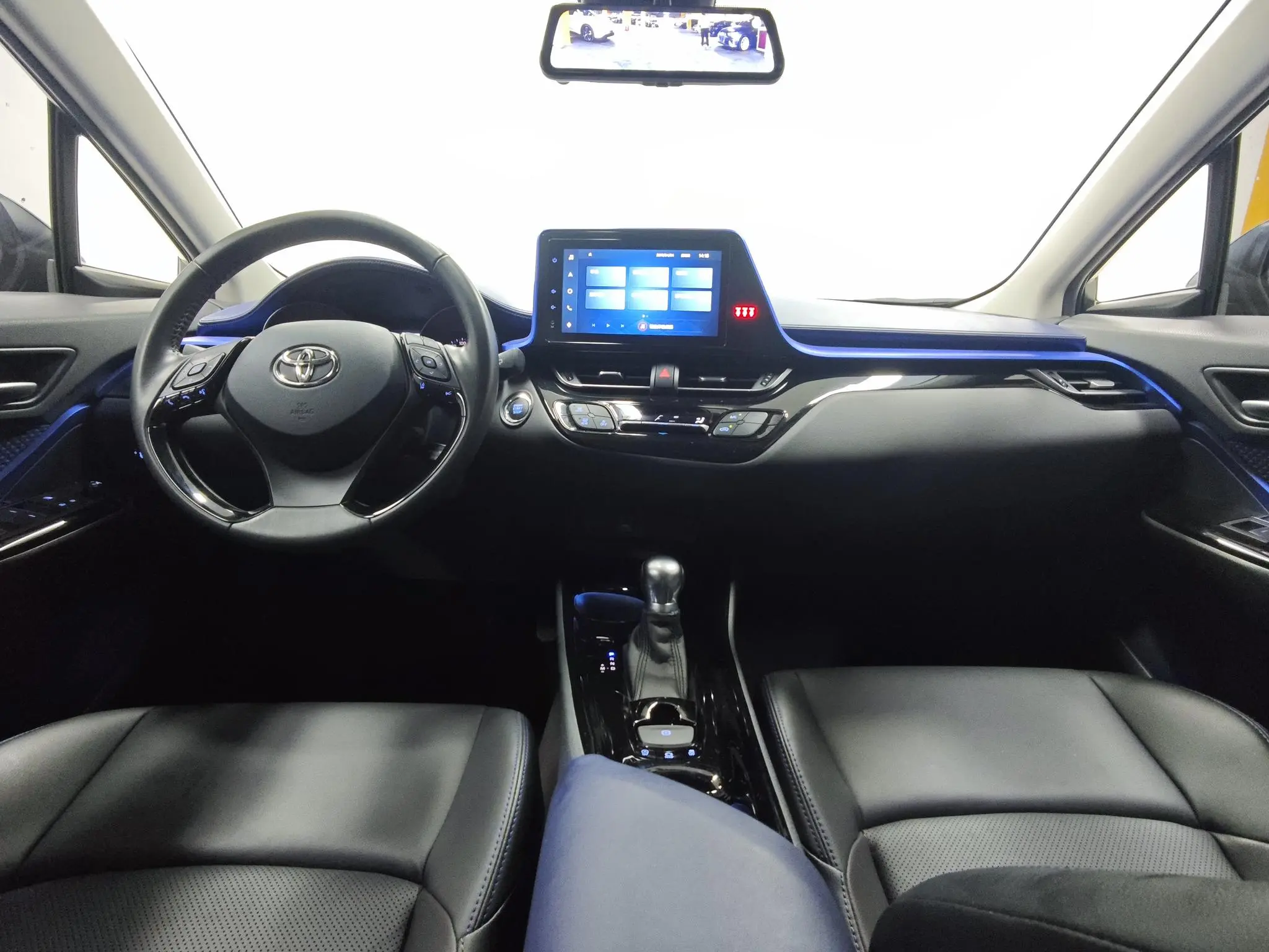 TOYOTA Toyota C-HR 2.0L Deluxe Edition