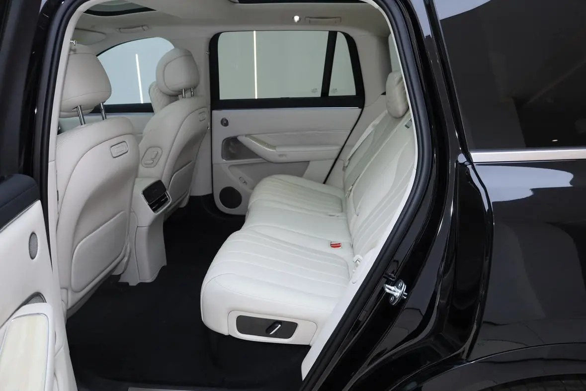 AITO Ask the world M8 Extended range Max five-seater version