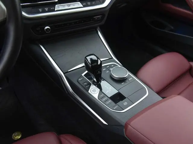 BMW BMW 4 Series Facelift 425i M sports suit
