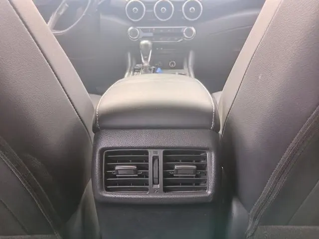 Nissan Xuan Yi 1.6L XL CVT Enjoy Edition