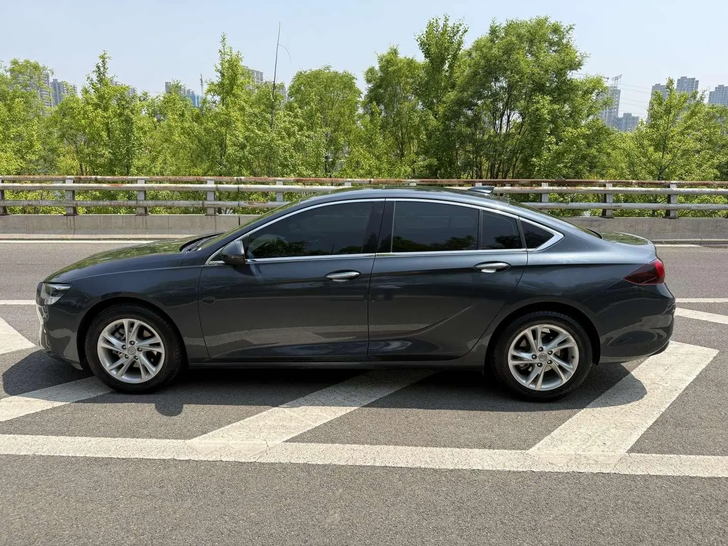 Buick Regal 20T luxury Country VI