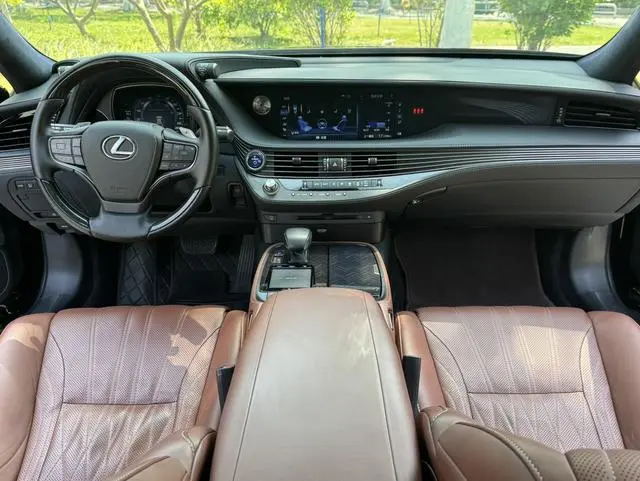Lexus Lexus LS 500h Executive Edition Country VI