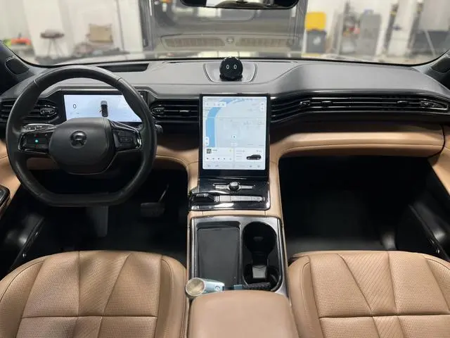 NIO NIO ES8 580KM six-seater version