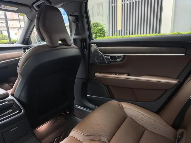 Volvo Volvo S90 PHEV T8 four-wheel drive long battery life Zhiya Deluxe Edition