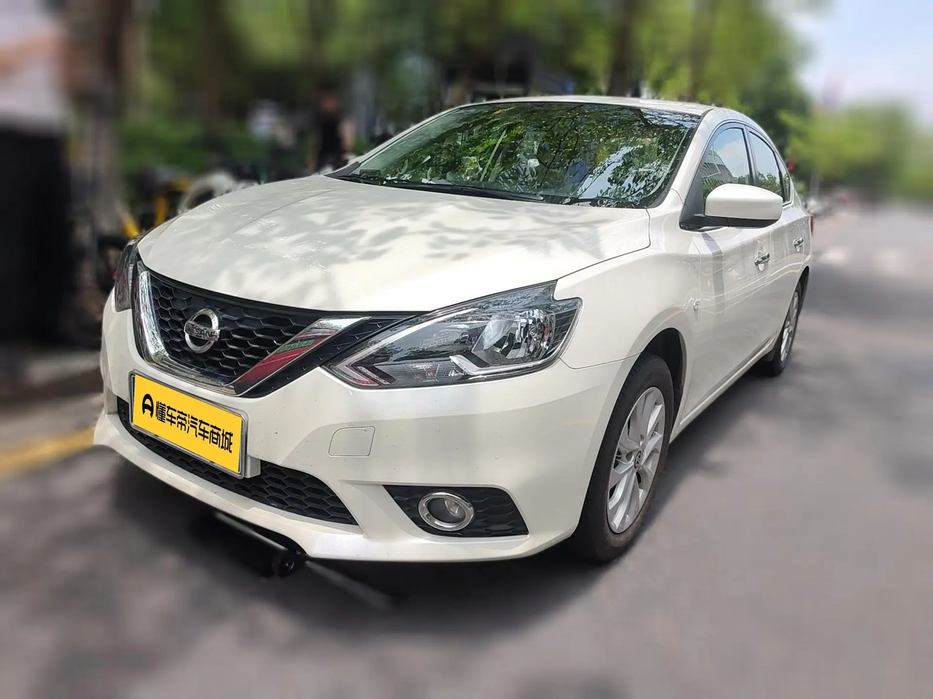 Nissan Xuan Yi Classic 1.6 XL CVT Deluxe Edition