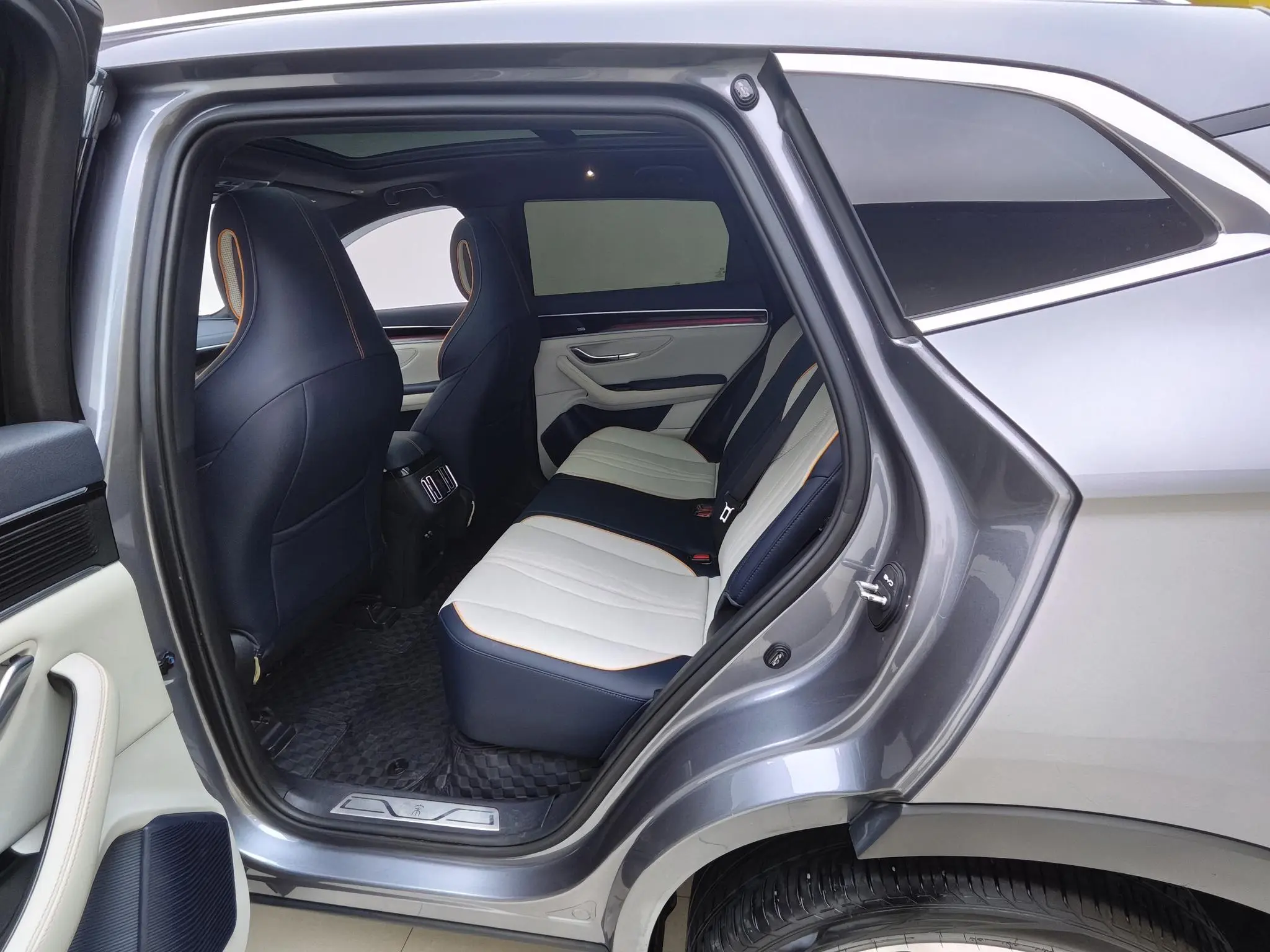 BYD Song PLUS DM DM-i 110KM two-wheel drive flagship PLUS