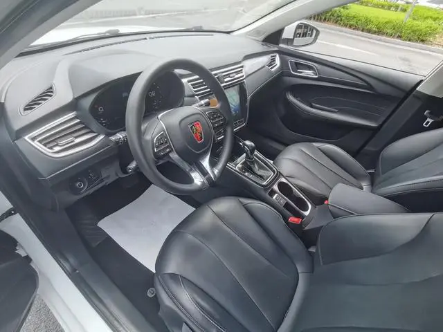 Roewe Roewe i5 1.5L automatic 4G Interconnection Linghao Ultimate Edition