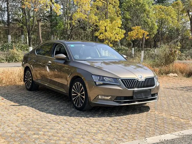 Skoda Speed pie ZI330 DSG Comfort Edition Country V