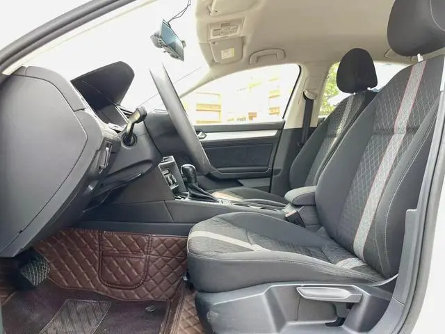 Volkswagen Lingdu 230TSI DSG Fashion Edition Country VI