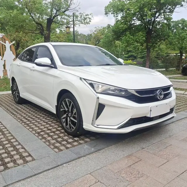 Dongfeng Fengshen Yi Hyun 230T automatic dazzling version
