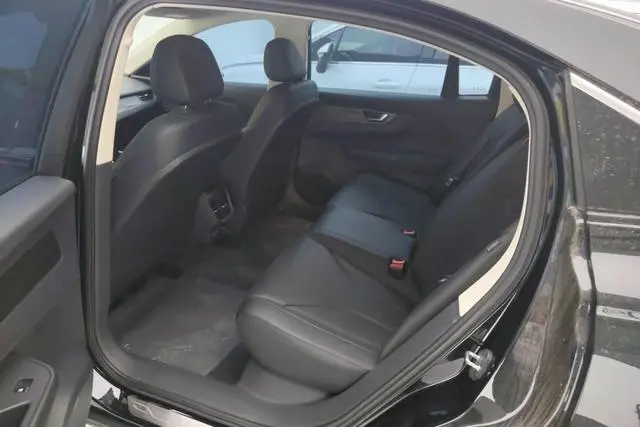 Hongqi Hongqi E-QM5 Rechargeable Qiyue Edition