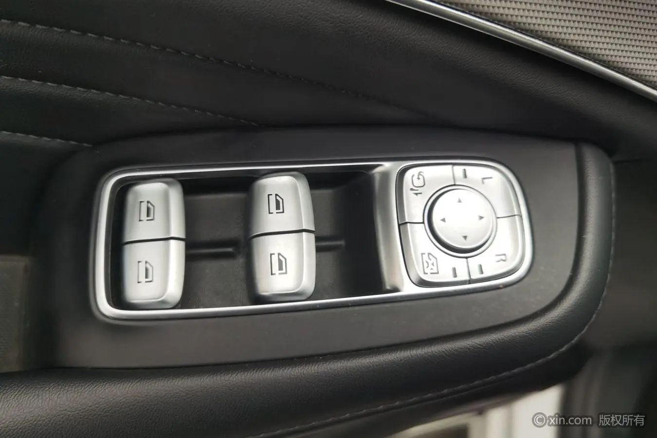 Roewe Roewe RX5 MAX 300TGI Automatic Smart Cockpit Deluxe Edition