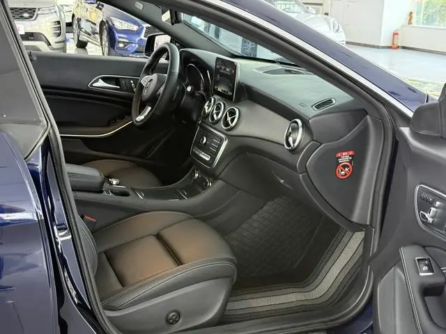 Mercedes-Benz Mercedes-Benz CLA CLA 200 fashion type
