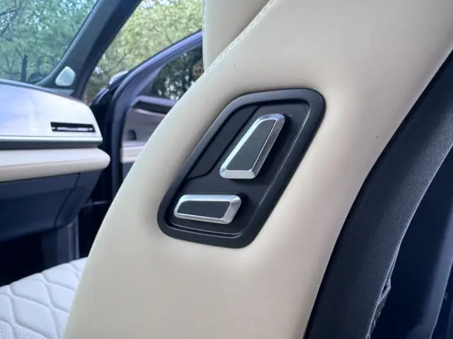 Geely Xingyue L 2.0TD high-power automatic two-wheel drive Dongfang Yao Lanxing version