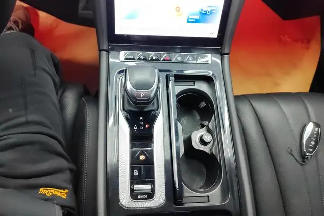 Hongqi Hongqi H5 2.0T Automatic Zhilian Qichang Version