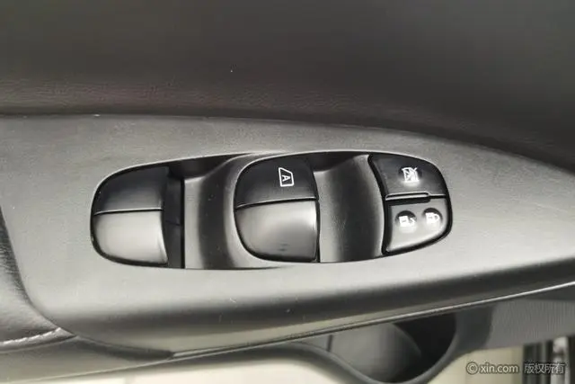 Nissan Xuan Yi Classic 1.6 XE CVT Comfort Edition